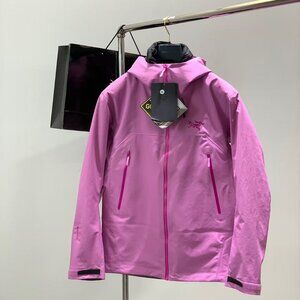 Waterproof and windproof  Arcteryx Beta Series Jacket, Ski Suit, Women's Size M